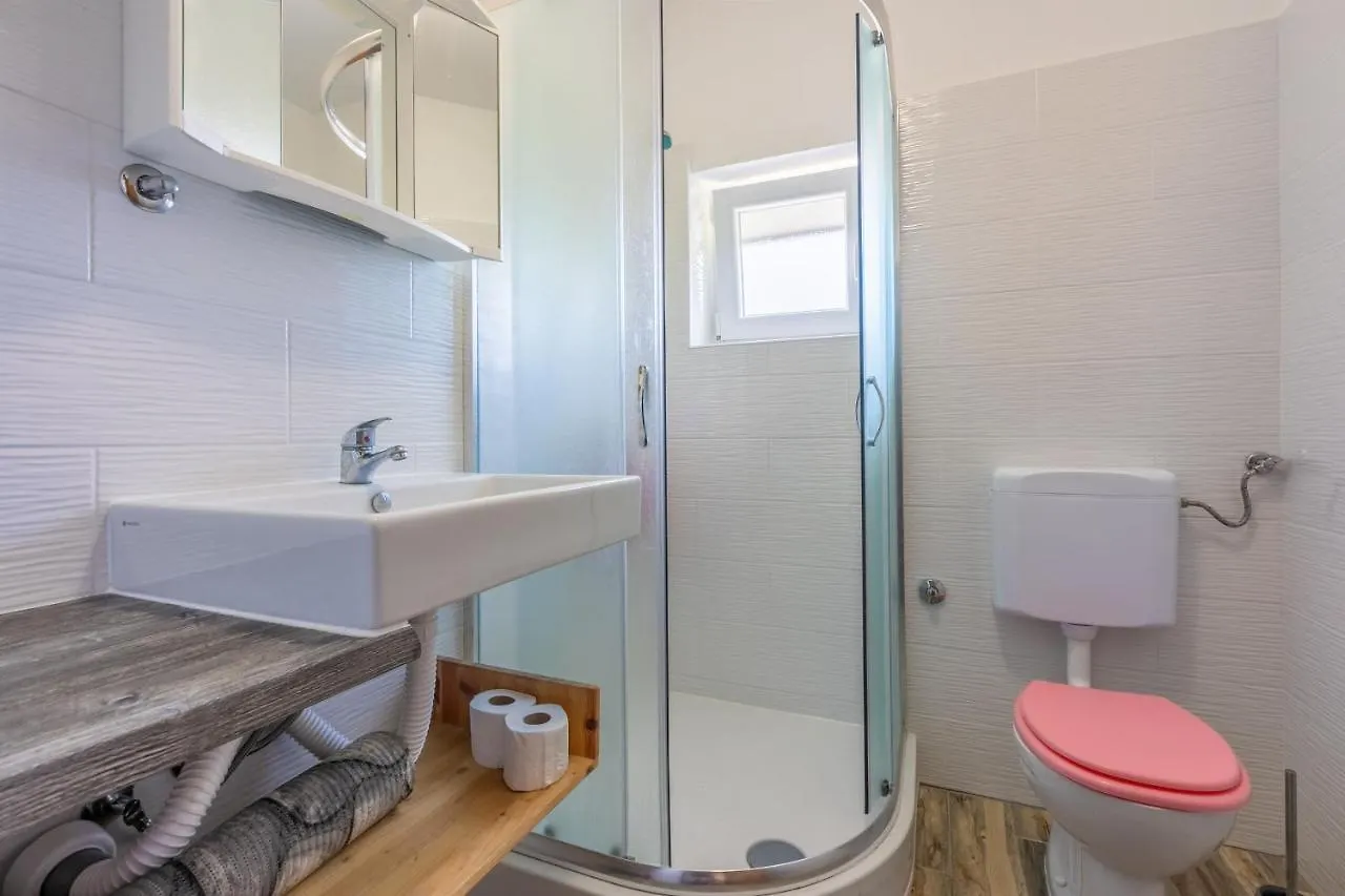 Apartments Rozaria Dramalj 0*,