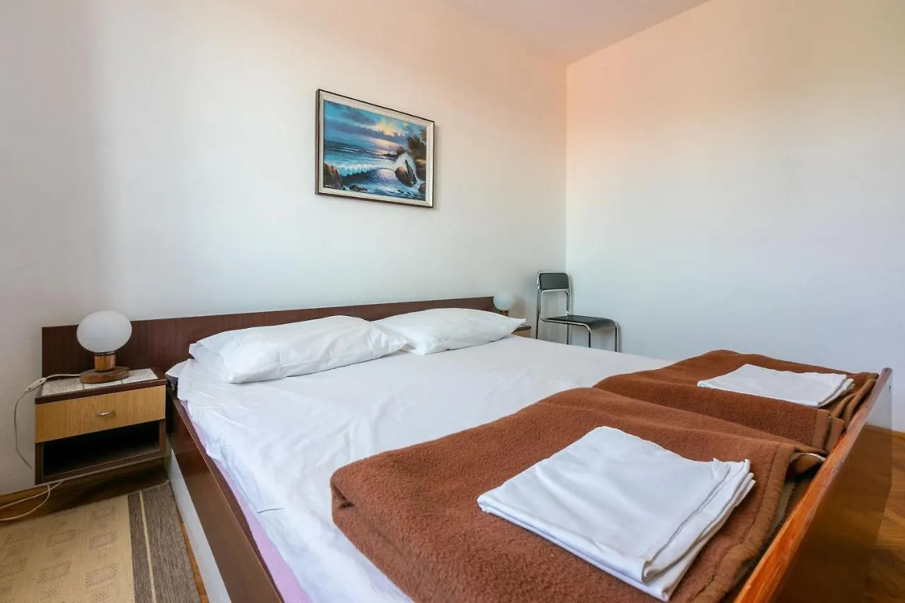 Apartments Rozaria دْغاماي 0*,
