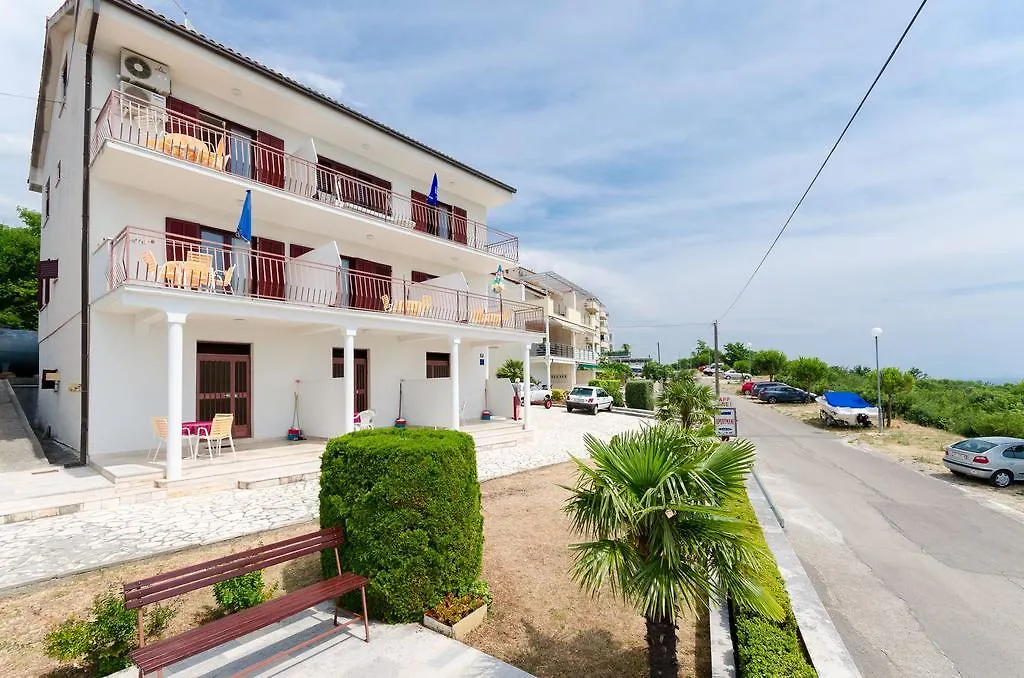 Apartments Rozaria Dramalj